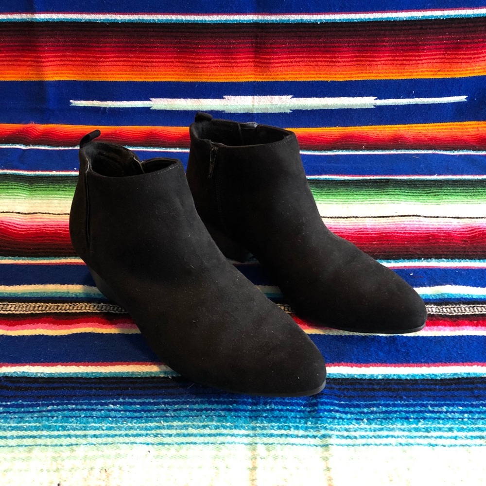 Old Navy booties - Size 10